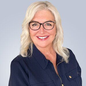 Meet your Posher, Melanie